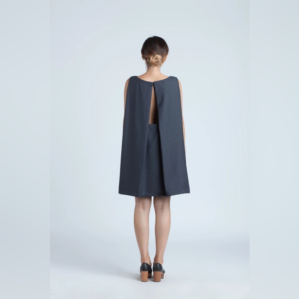 Kaarem tyh.d Boatneck Open Back Dress Midnight Blue sz M Medium sleeveless RARE